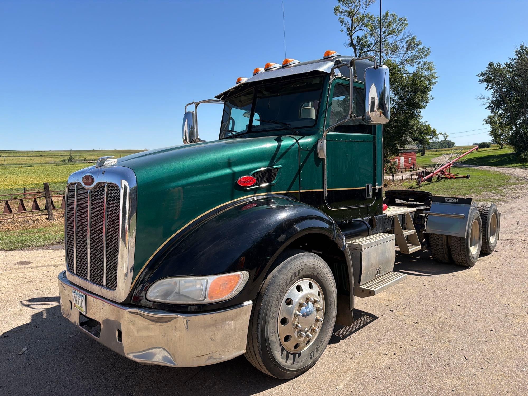 2011 Peterbilt 386 Equipment Image0