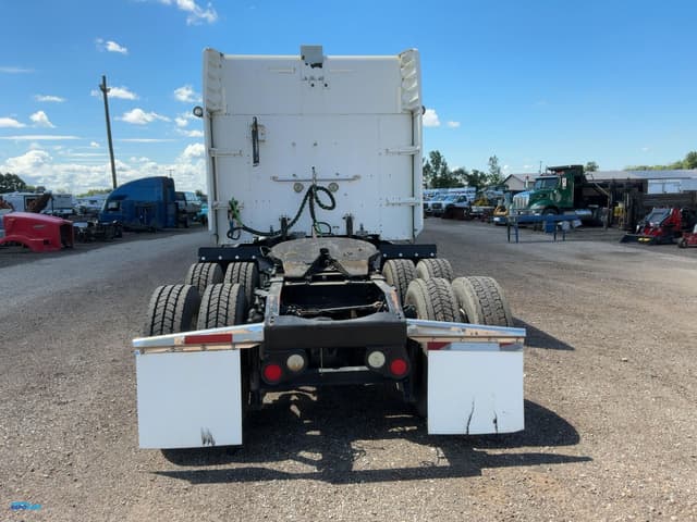 Image of Peterbilt 386 equipment image 4