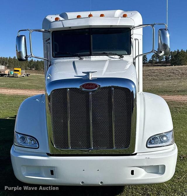 Image of Peterbilt 386 equipment image 1