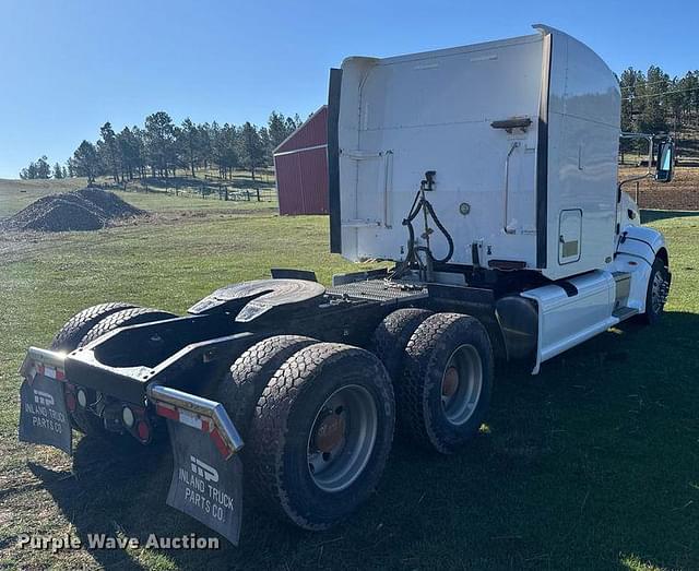 Image of Peterbilt 386 equipment image 4