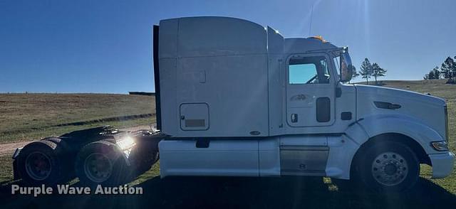 Image of Peterbilt 386 equipment image 3