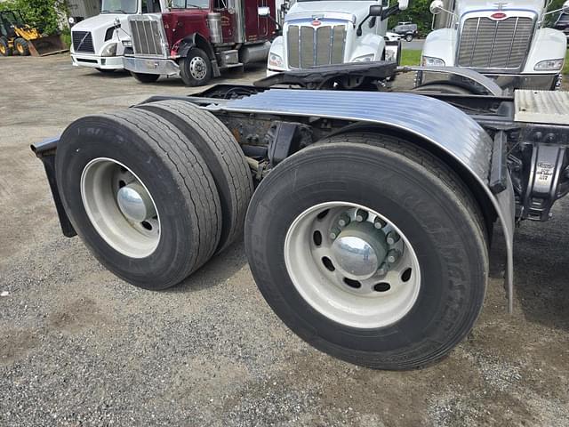 Image of Peterbilt 386 equipment image 4