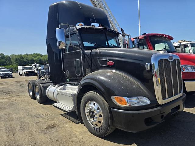 Image of Peterbilt 386 equipment image 2