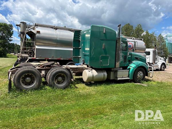 Image of Peterbilt 386 equipment image 3