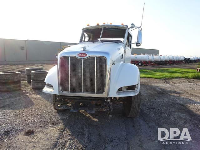 Image of Peterbilt 386 equipment image 4