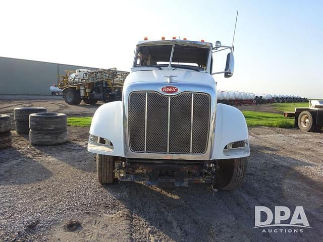 Image of Peterbilt 386 equipment image 3