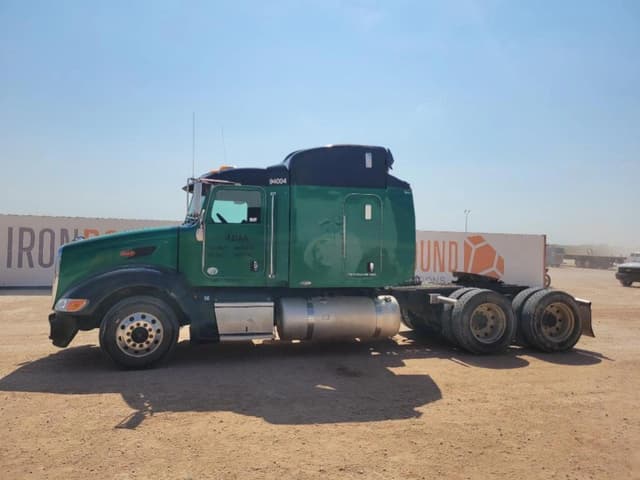 Image of Peterbilt 386 equipment image 1