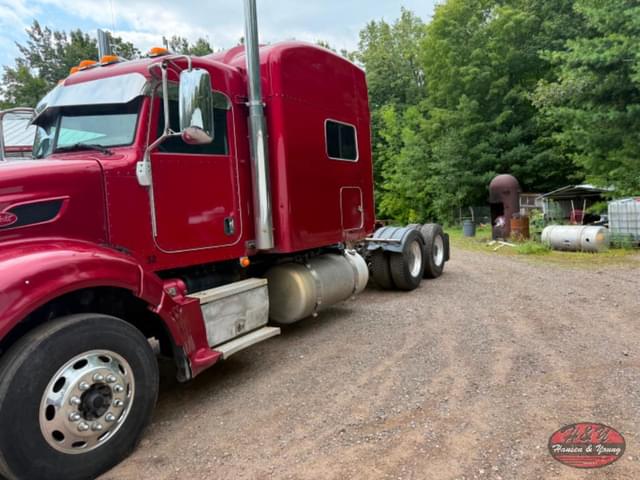 Image of Peterbilt 386 equipment image 1