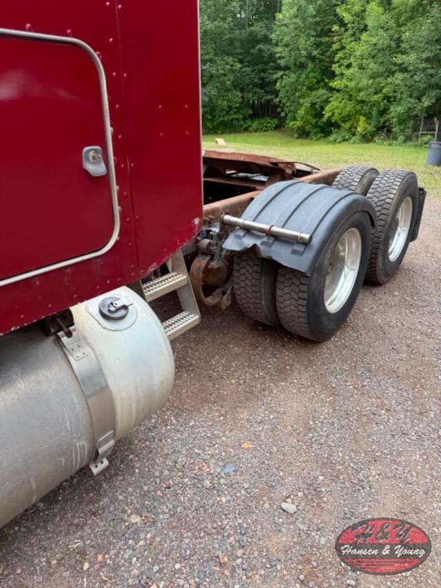 Image of Peterbilt 386 equipment image 3