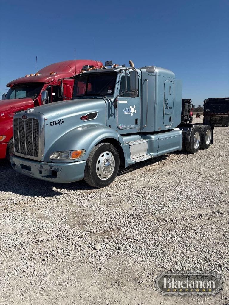 2011 Peterbilt 386 Equipment Image0
