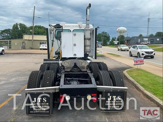 Image of Peterbilt 387 equipment image 3