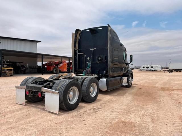 Image of Peterbilt 387 equipment image 4