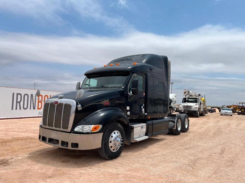 Image of Peterbilt 387 Primary image