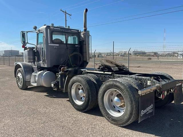 Image of Peterbilt 388 equipment image 4