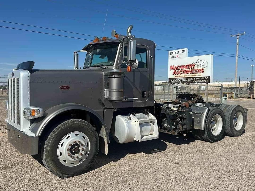 Image of Peterbilt 388 Primary image