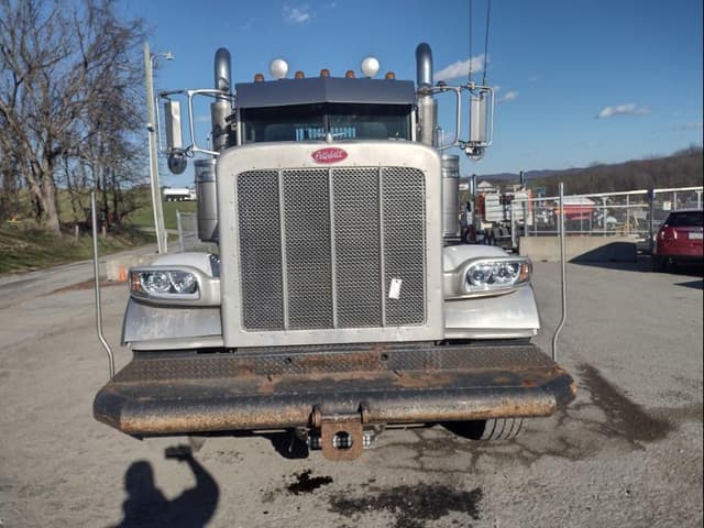 Image of Peterbilt 388 equipment image 1