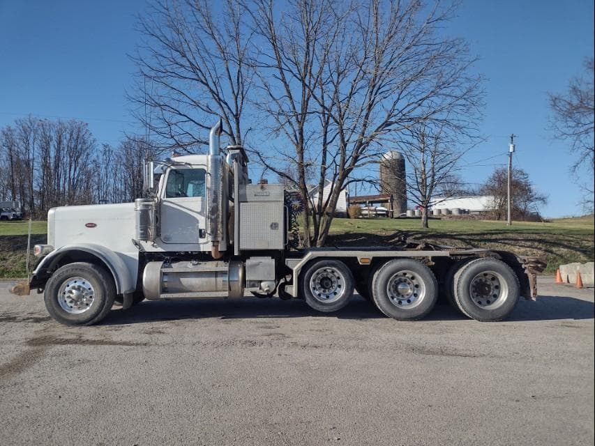 Image of Peterbilt 388 Primary image