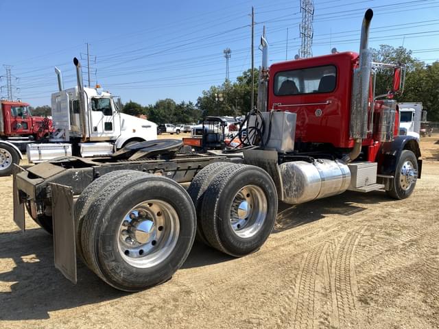 Image of Peterbilt 388 equipment image 2