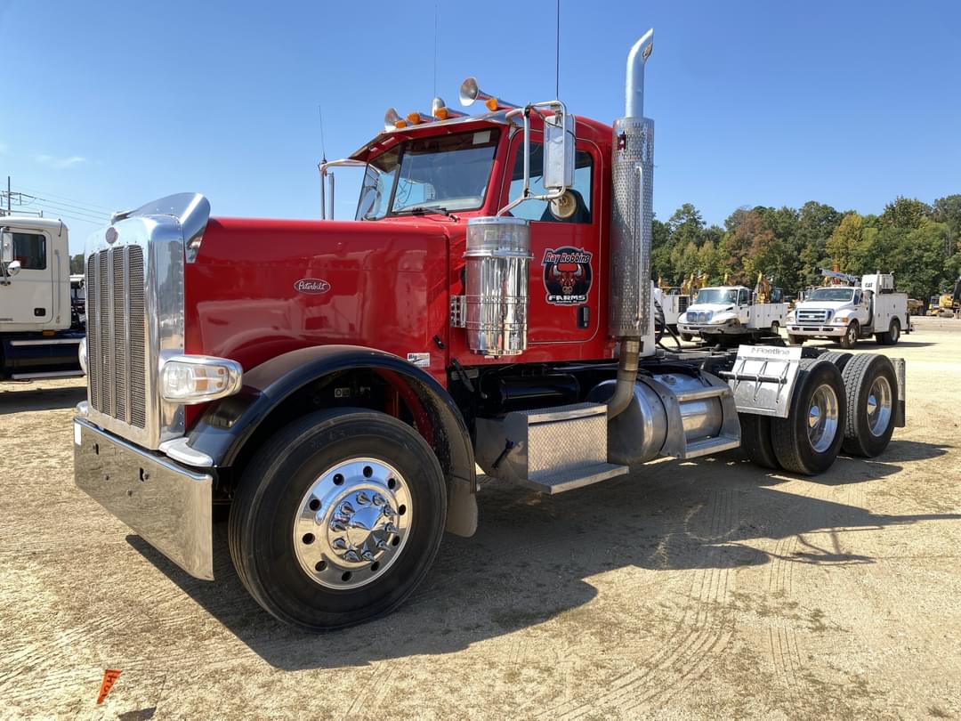 Image of Peterbilt 388 Primary image