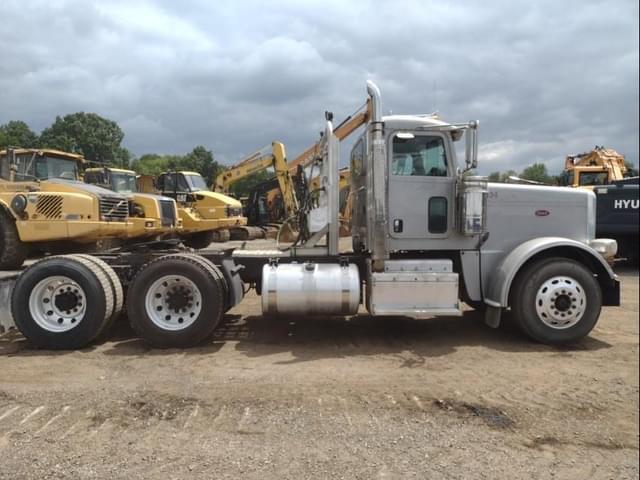 Image of Peterbilt 388 equipment image 2