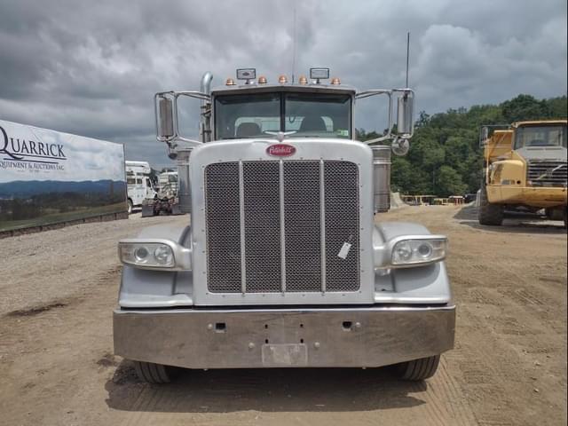 Image of Peterbilt 388 equipment image 1