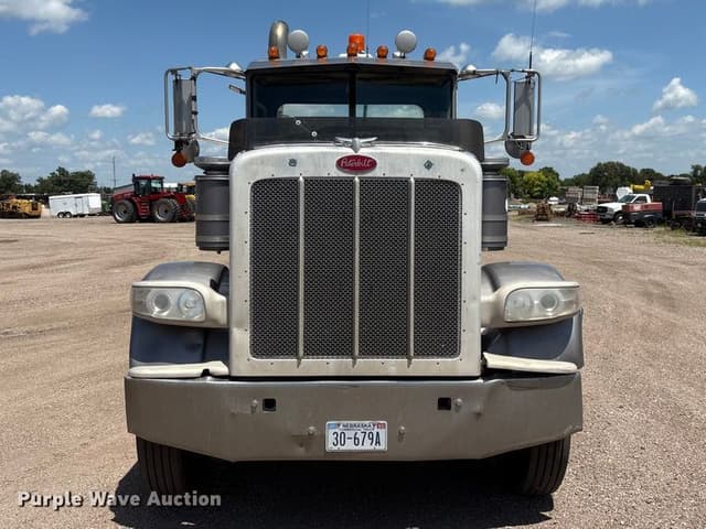 Image of Peterbilt 388 equipment image 1