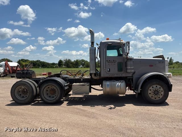 Image of Peterbilt 388 equipment image 3