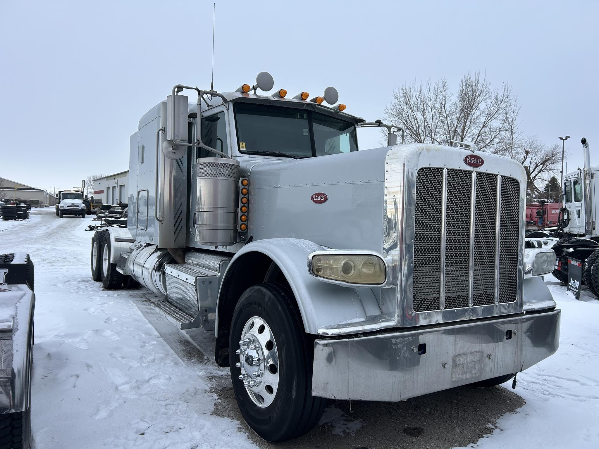 2011 Peterbilt 389 Equipment Image0