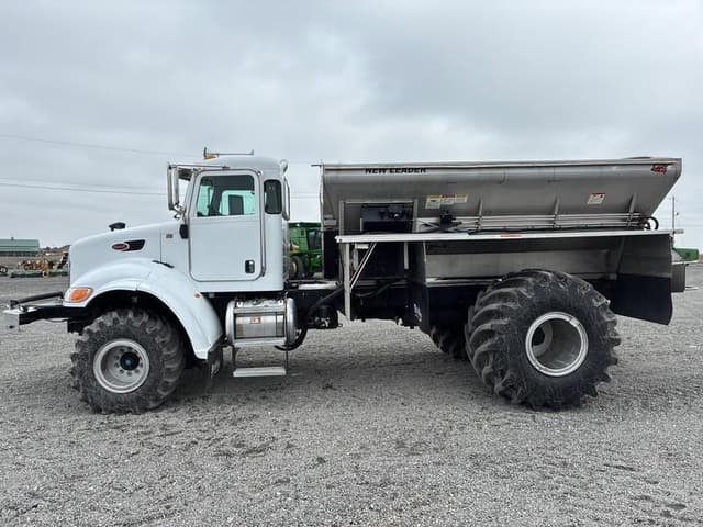 Image of Peterbilt 389 equipment image 1