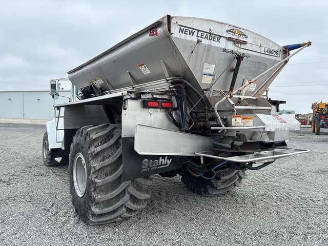 Image of Peterbilt 389 equipment image 3