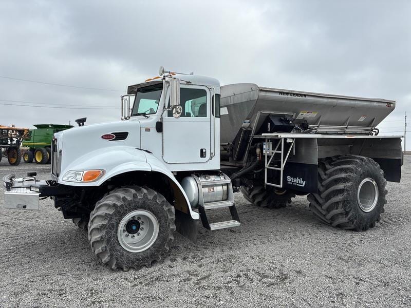 2011 Peterbilt 389 Equipment Image0