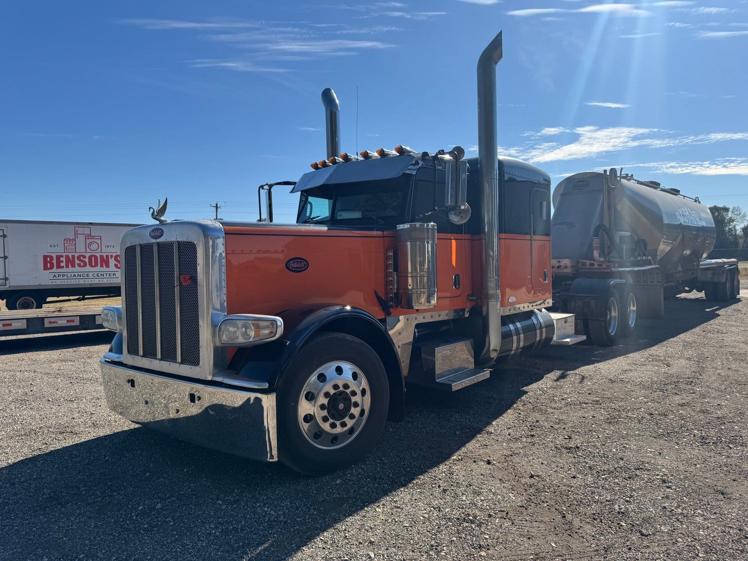 2011 Peterbilt 389 Equipment Image0