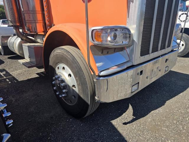 Image of Peterbilt 389 equipment image 3