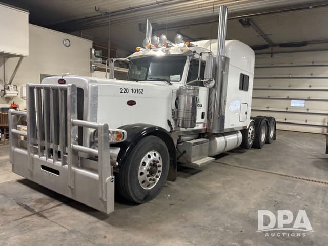 Image of Peterbilt 389 equipment image 1