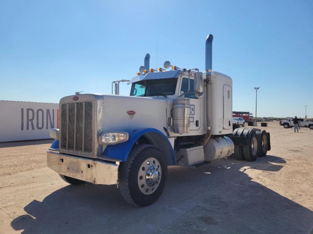 Image of Peterbilt 389 Primary image