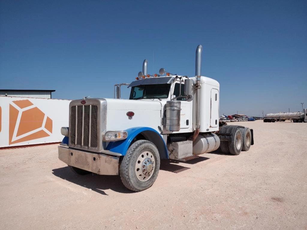 2011 Peterbilt 389 Equipment Image0