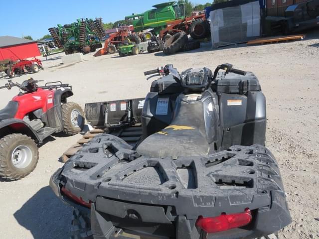 Image of Polaris Sportsman 550 equipment image 2