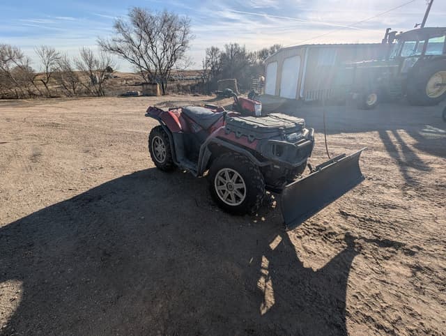 Image of Polaris Sportsman 550 equipment image 3