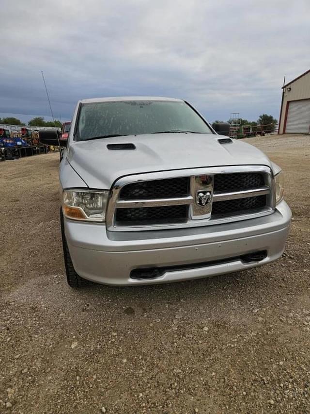 Image of Dodge Ram 1500 equipment image 2