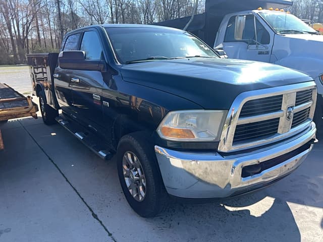 Image of Dodge Ram 2500HD equipment image 2