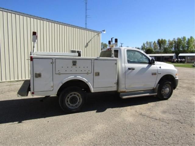 Image of Dodge Ram 2500HD equipment image 3