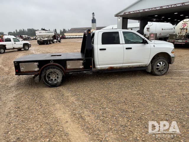 Image of Dodge Ram 3500 equipment image 3