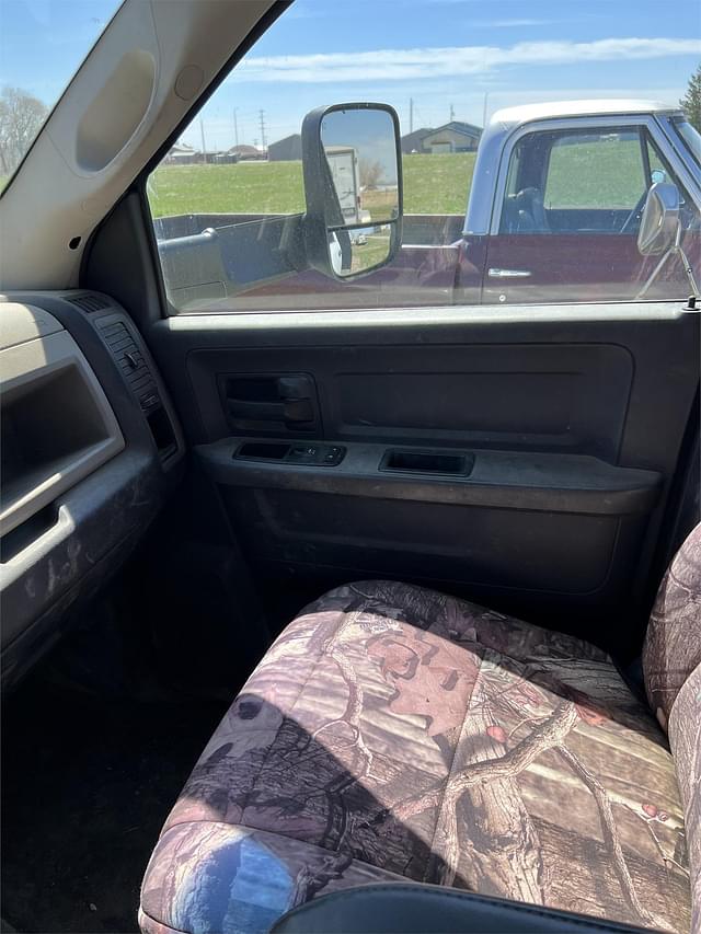 Thumbnail image Dodge Ram 5500 11