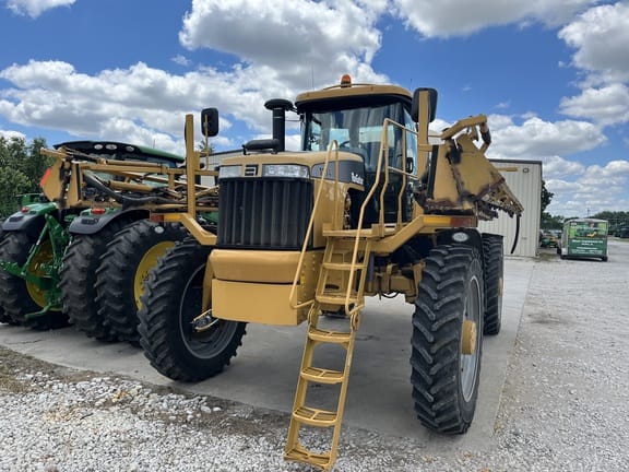 2011 Ag-Chem RoGator 1194 Equipment Image0