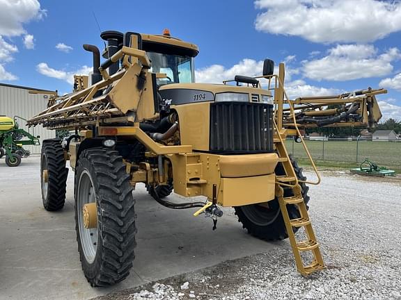 Image of Ag-Chem RoGator 1194 equipment image 1