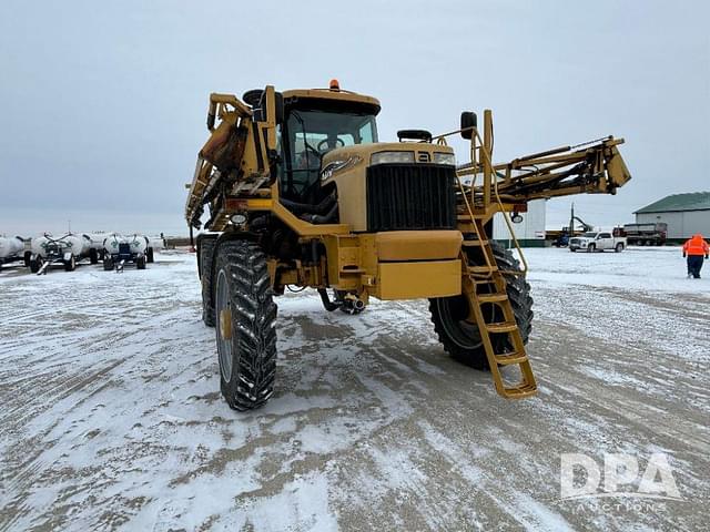 Image of Ag-Chem RoGator 1194 equipment image 4