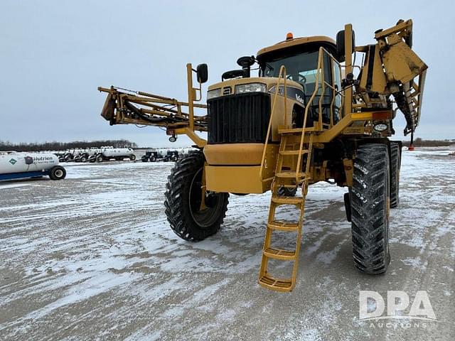 Image of Ag-Chem RoGator 1194 equipment image 2