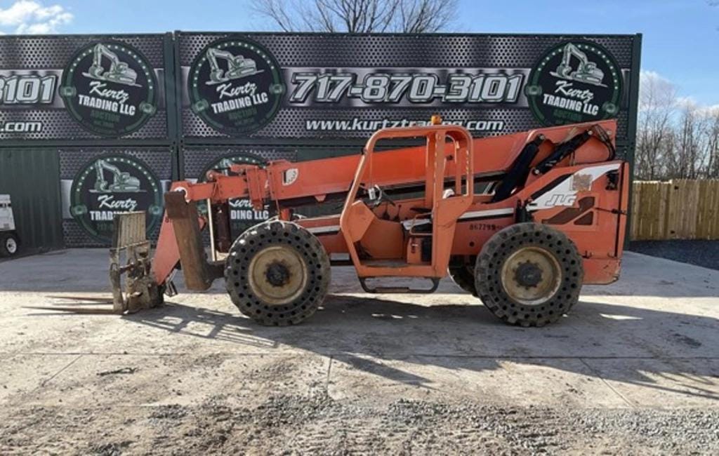 2011 Skytrak 10054 Equipment Image0