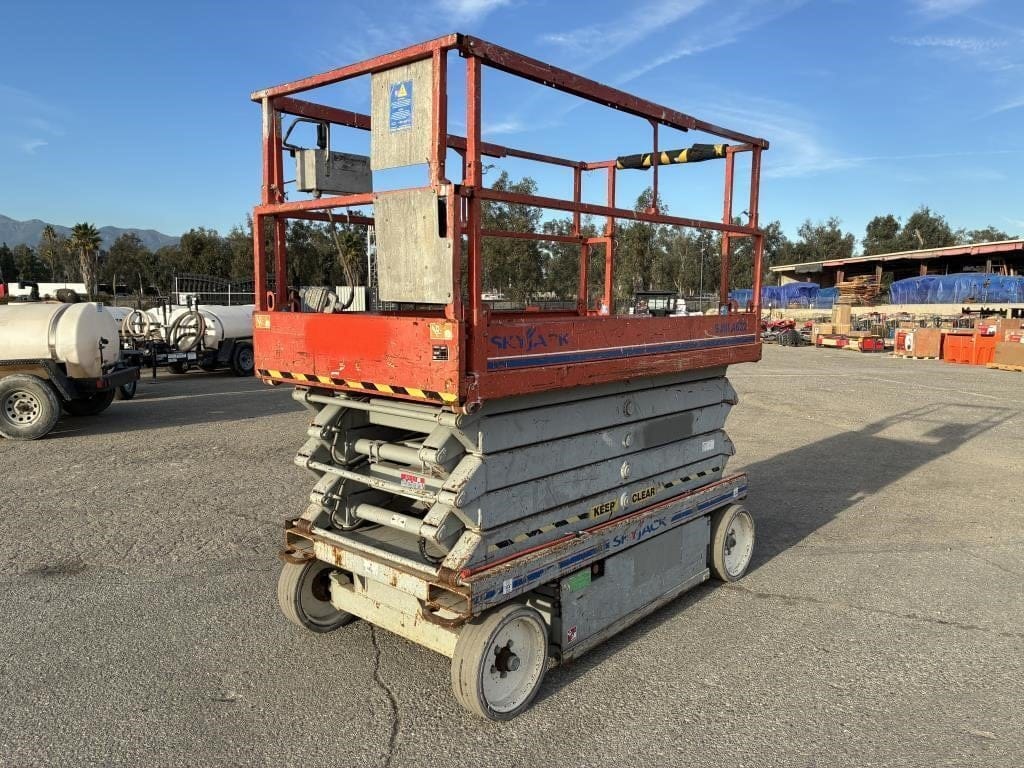 2011 Sky Jack SJIII4632 Equipment Image0