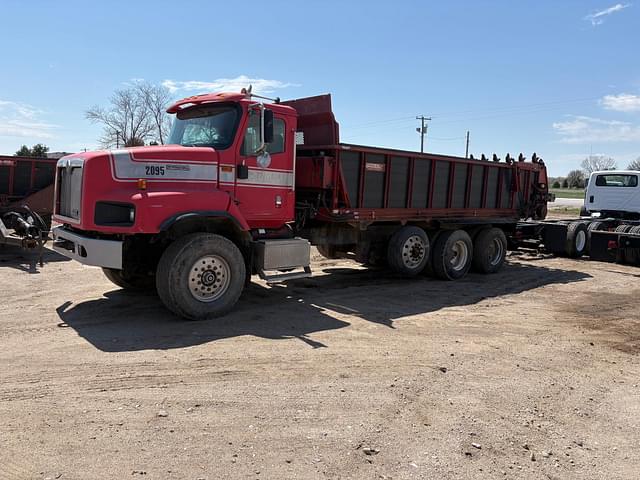 Image of International Paystar 5600I equipment image 1